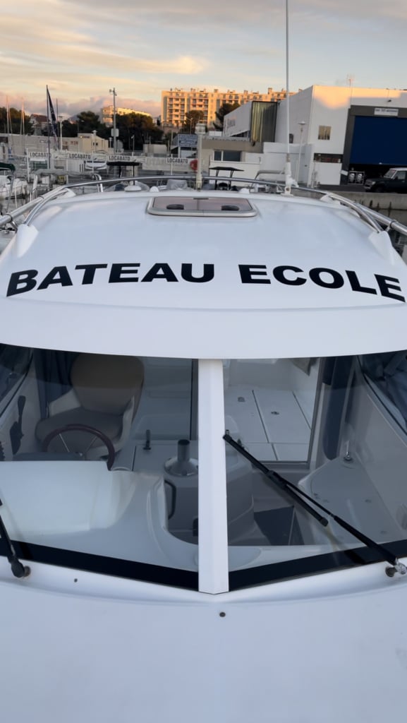 Photo bateau de face